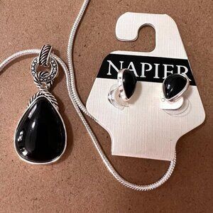 VINTAGE NAPIER Necklace and earrings set 18 in ext. 3.25 in‎